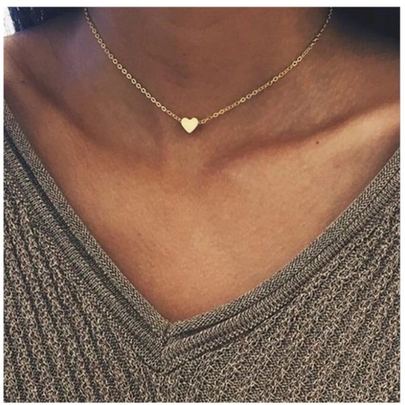 Jewelry - Gold heart necklace